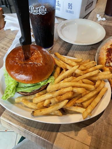 Charlie's Pizza Pub